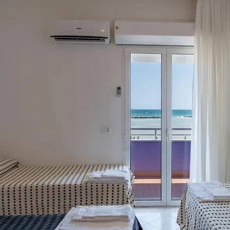 Ξενοδοχείο με διαμερίσματα Beach Suite Hotel