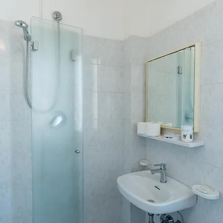 Ξενοδοχείο με διαμερίσματα Beach Suite Hotel 3*