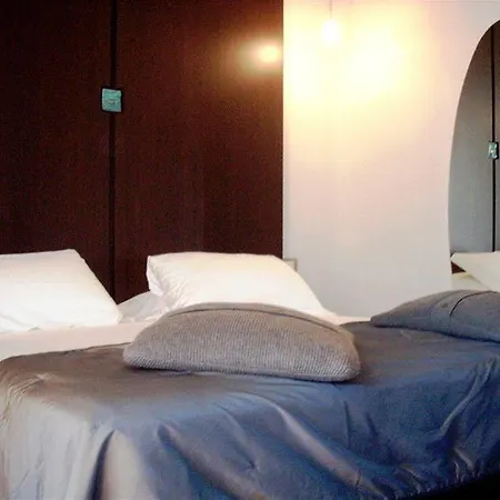 Ξενοδοχείο με διαμερίσματα Beach Suite Hotel Μπελάρια-Ιτζέα Μαρίνα