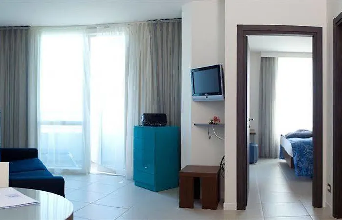 Beach Suite Hotel 3*