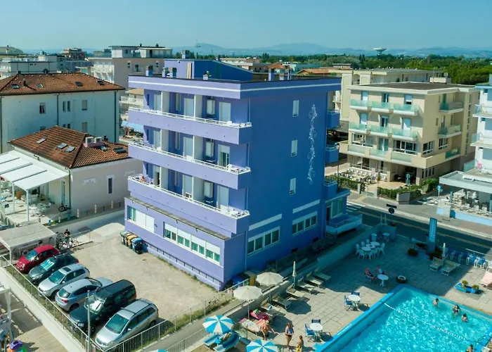 Lägenhetshotell Beach Suite Hotel 3*